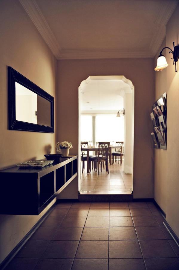 Uestuen Hotel Alsancak Измир Екстериор снимка