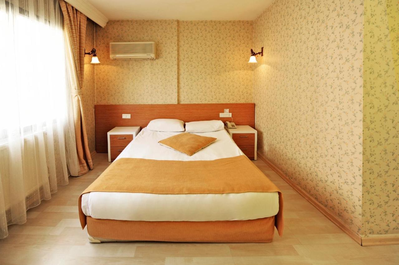Uestuen Hotel Alsancak Измир Екстериор снимка