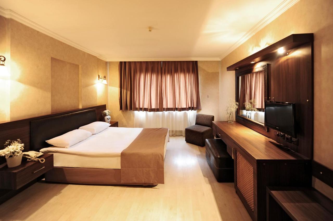 Uestuen Hotel Alsancak Измир Екстериор снимка