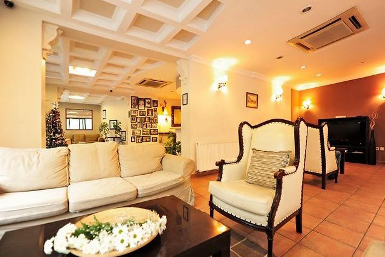 Uestuen Hotel Alsancak Измир Екстериор снимка